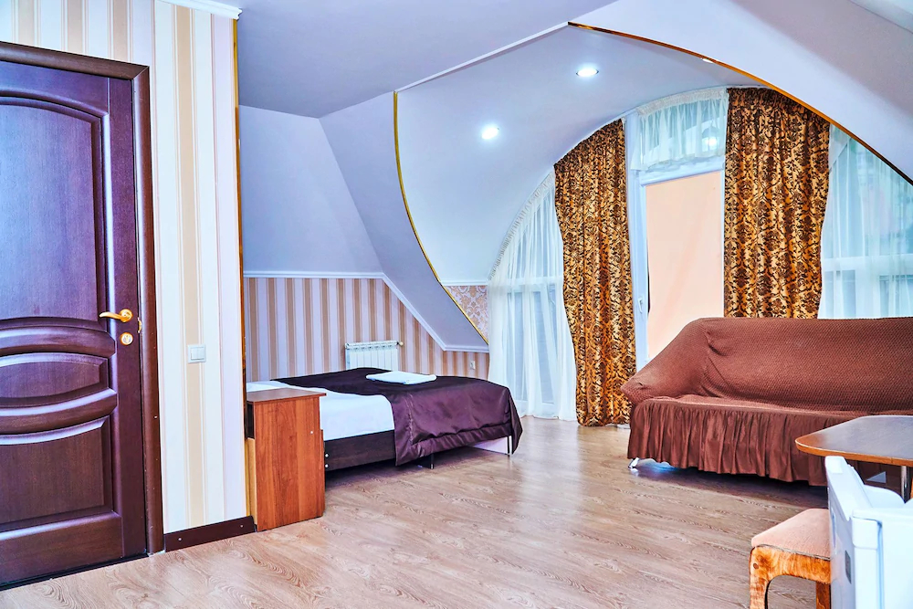 Golden House Hotel