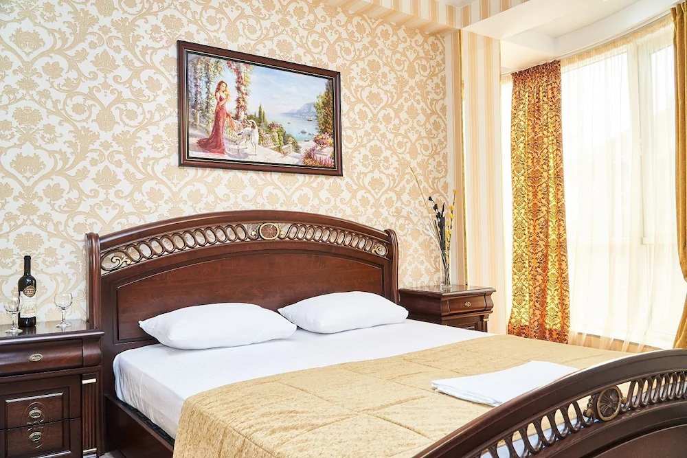 Golden House Hotel