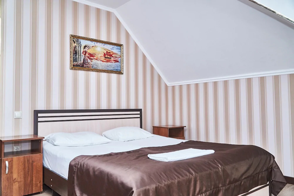 Golden House Hotel
