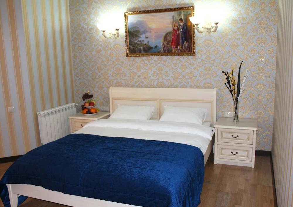 Golden House Hotel