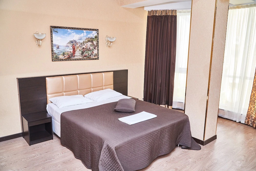 Golden House Hotel