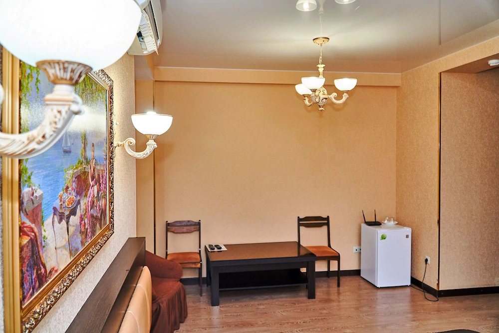Golden House Hotel