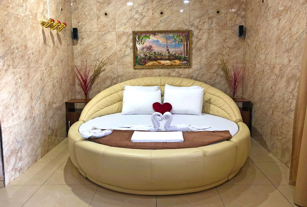 Golden House Hotel