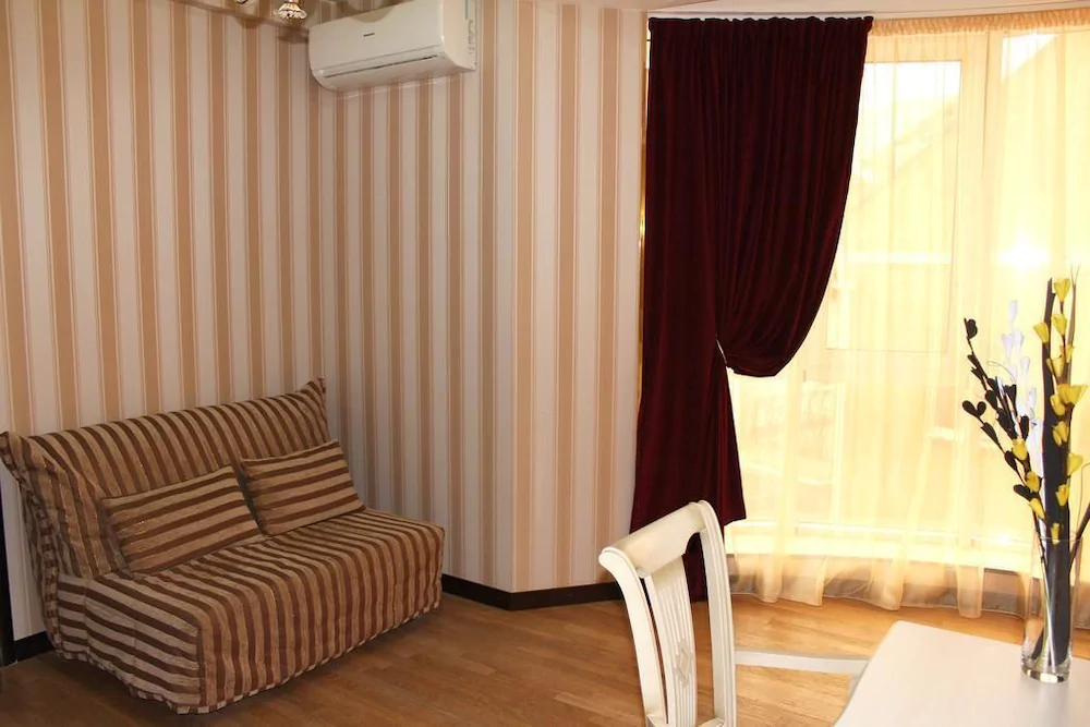 Golden House Hotel