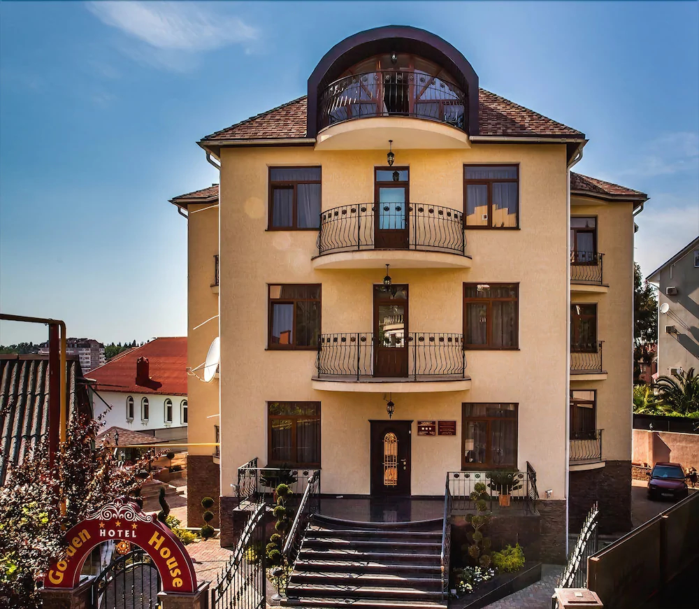Golden House Hotel