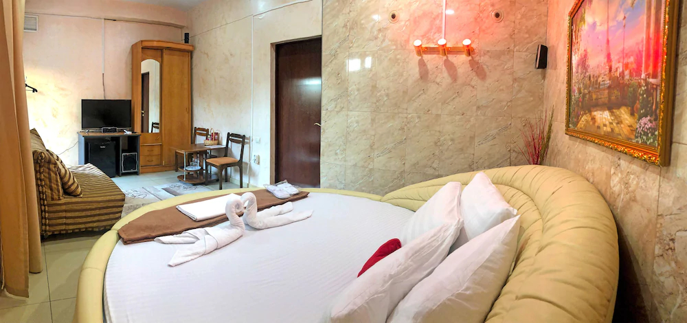 Golden House Hotel