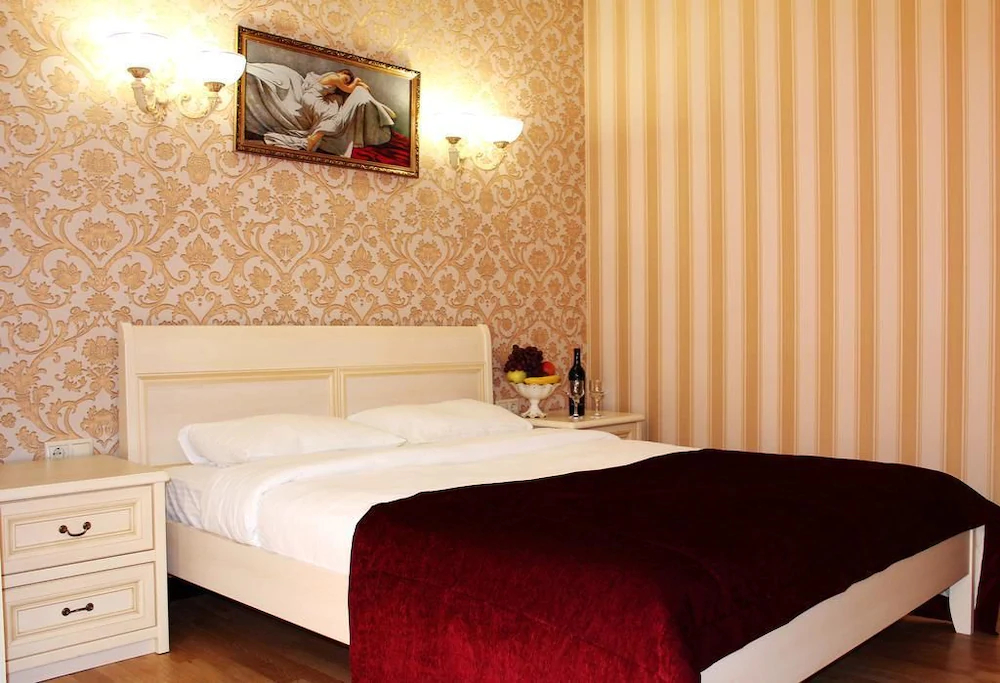 Golden House Hotel