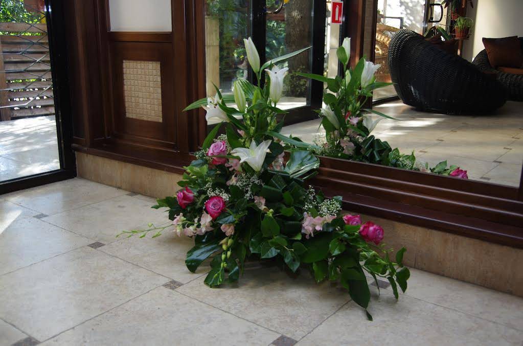 Hotel Flora