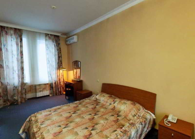 Ekodom Yanais Hotel