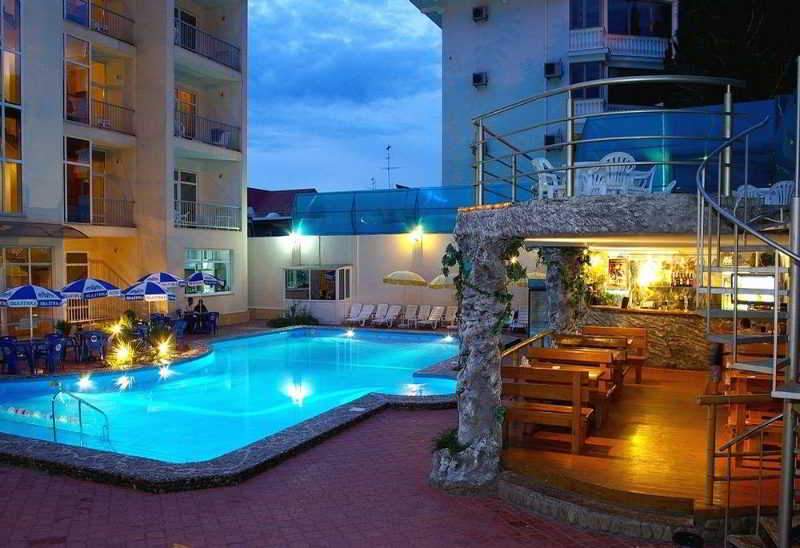 Ekodom Yanais Hotel