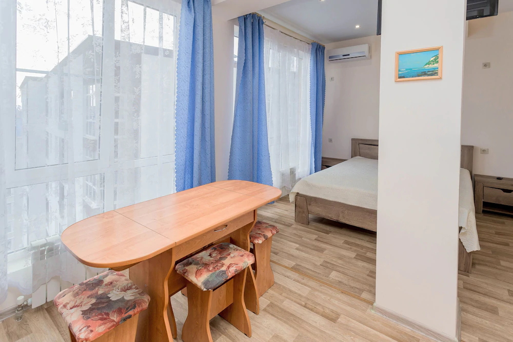 Mnogo Morya Apartaments