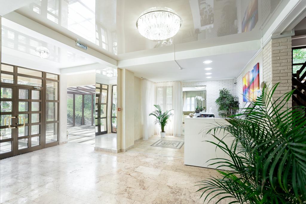 Raduzhny Hotel