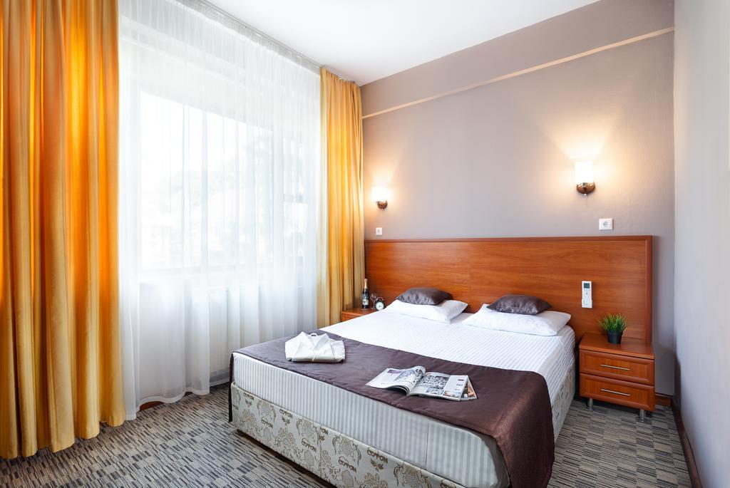 Raduzhny Hotel