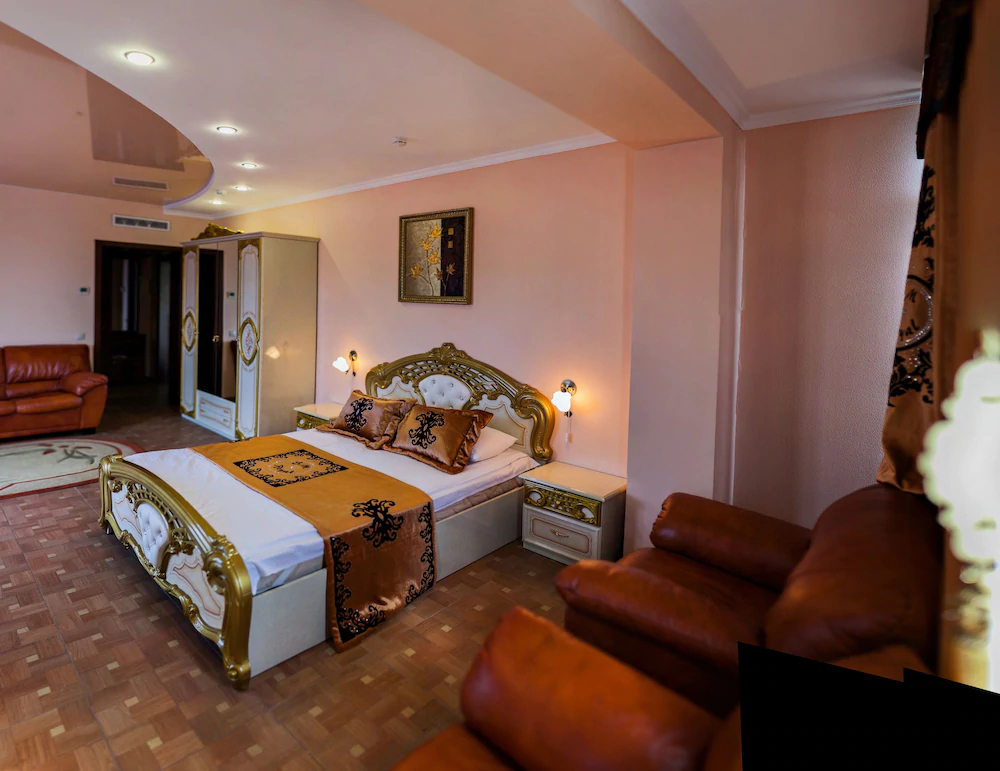SM Royal Hotel