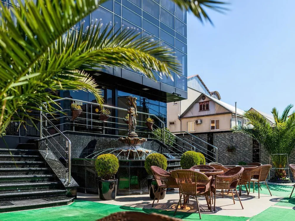 SM Royal Hotel