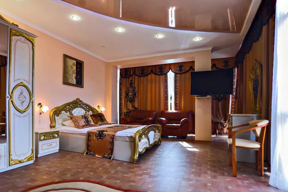 SM Royal Hotel