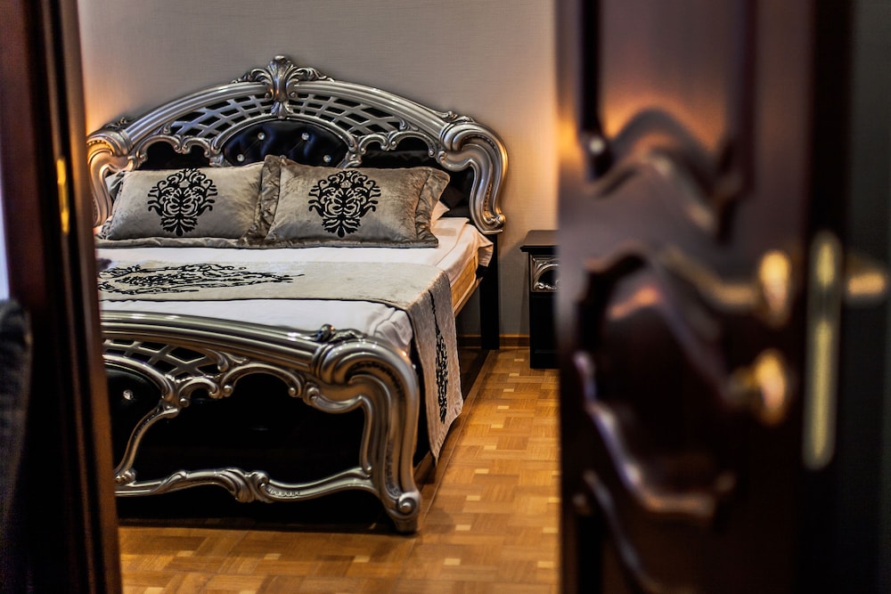 SM Royal Hotel