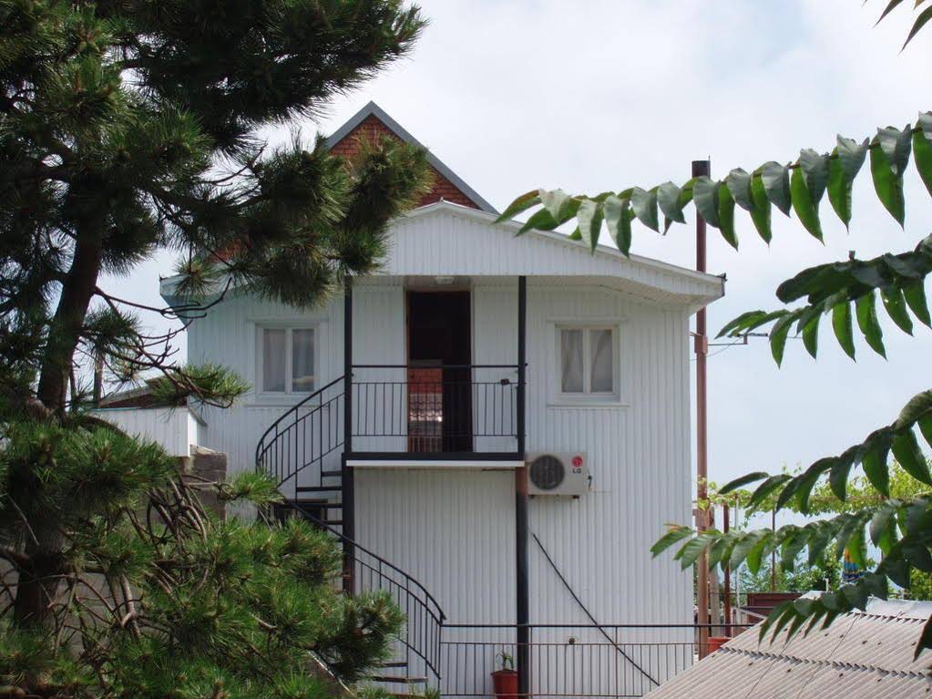 Chaika Guest House