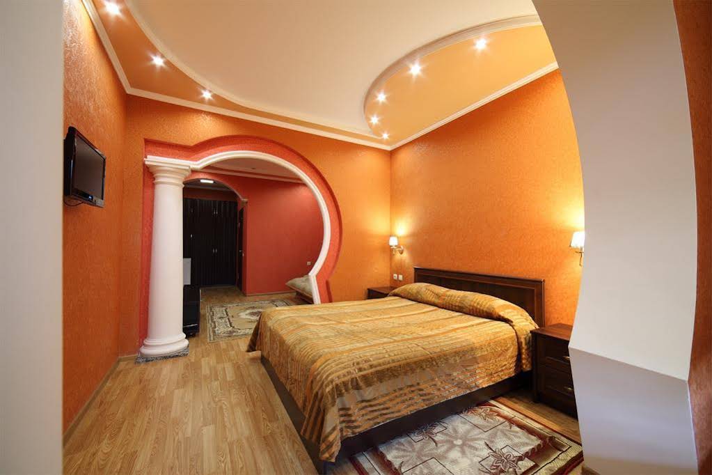 Triumph Hotel