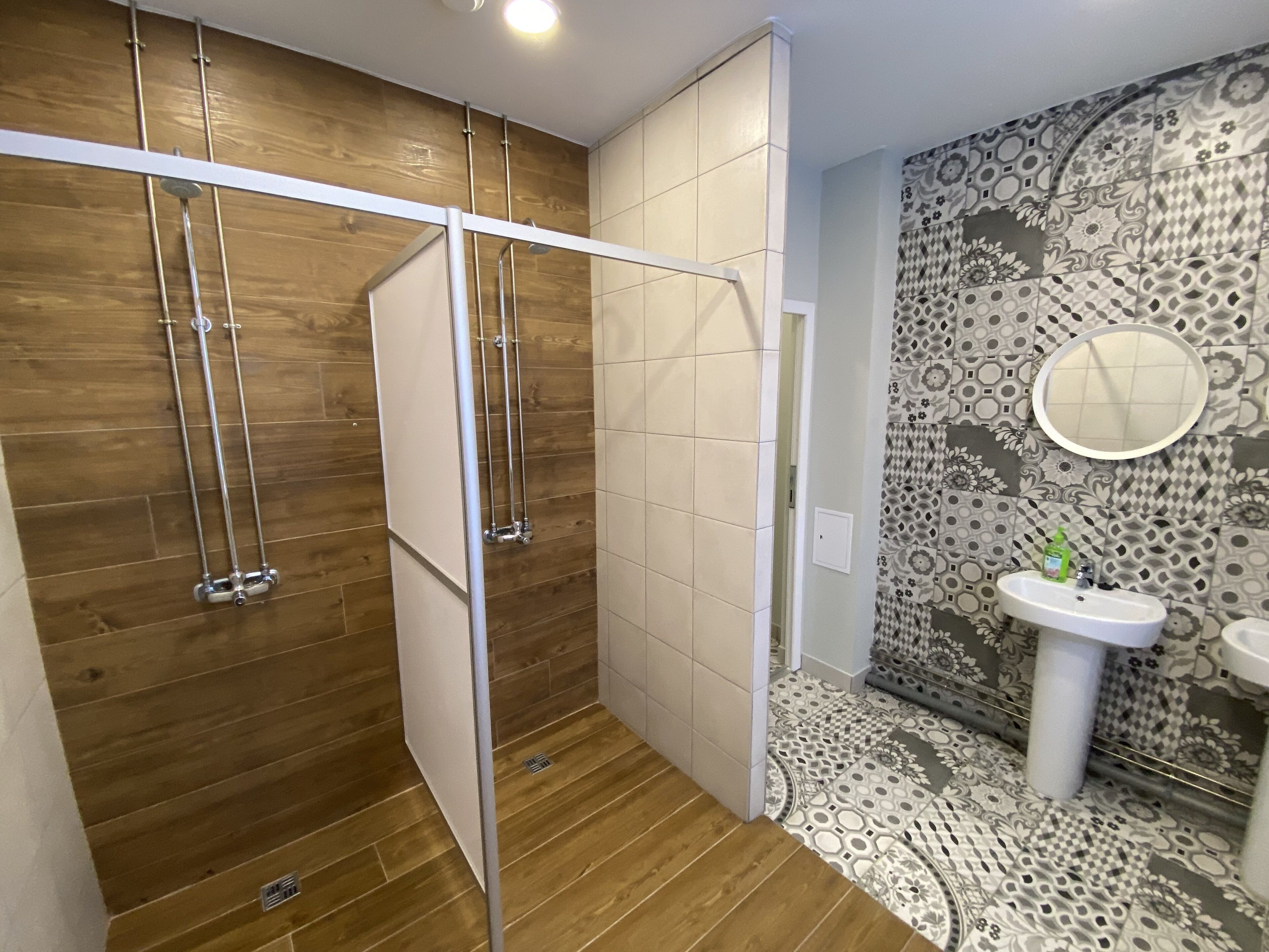 Vershina Hostel