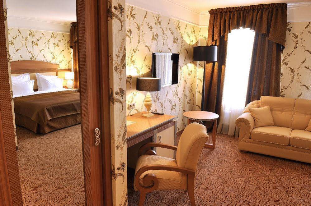 Dvor Podznoeva - Business Hotel