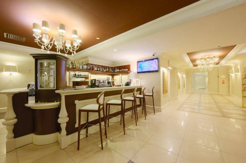 Dvor Podznoeva - Business Hotel