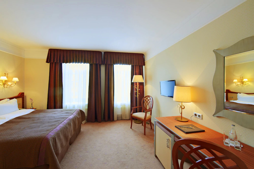 Hotel and Restaurant Dvor Podznoeva