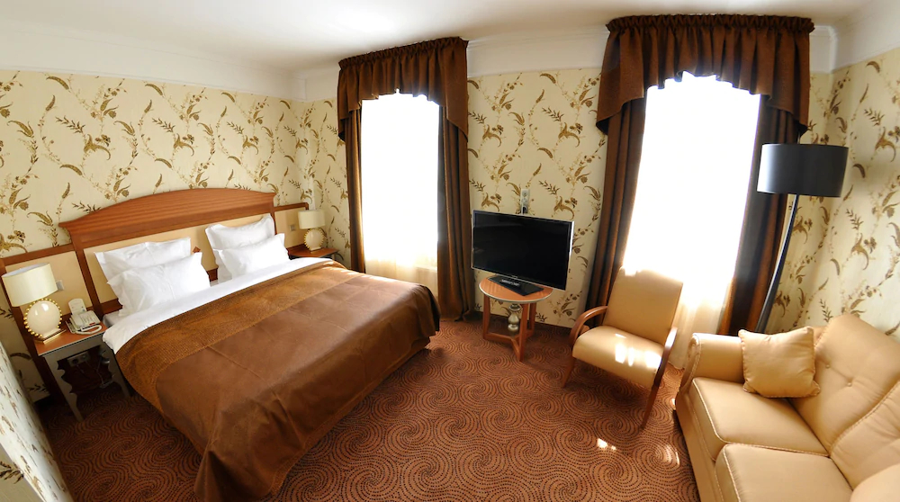 Hotel and Restaurant Dvor Podznoeva