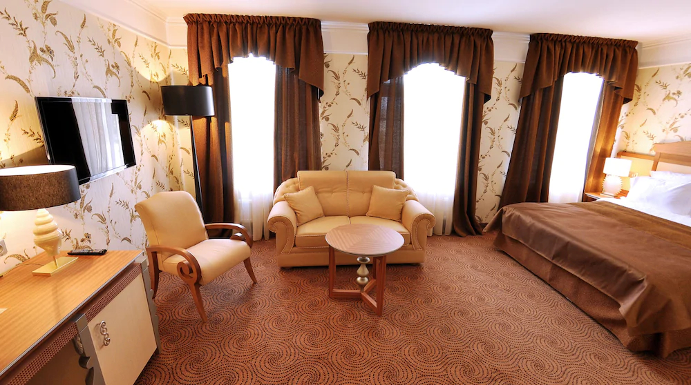 Hotel and Restaurant Dvor Podznoeva