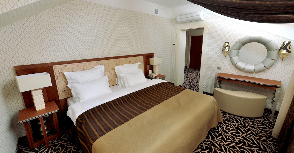 Hotel and Restaurant Dvor Podznoeva