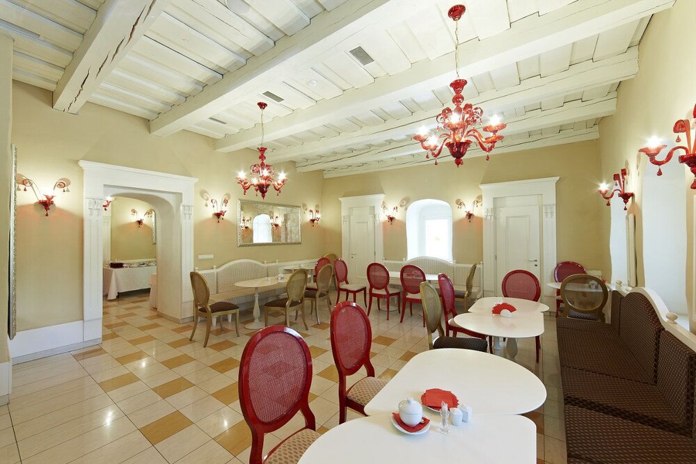 Hotel and Restaurant Dvor Podznoeva