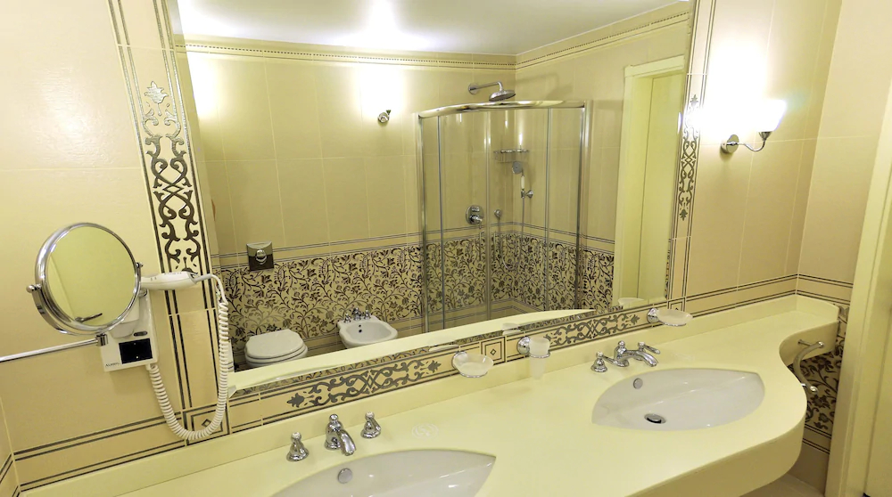 Hotel and Restaurant Dvor Podznoeva