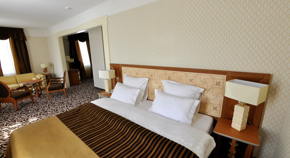 Hotel and Restaurant Dvor Podznoeva