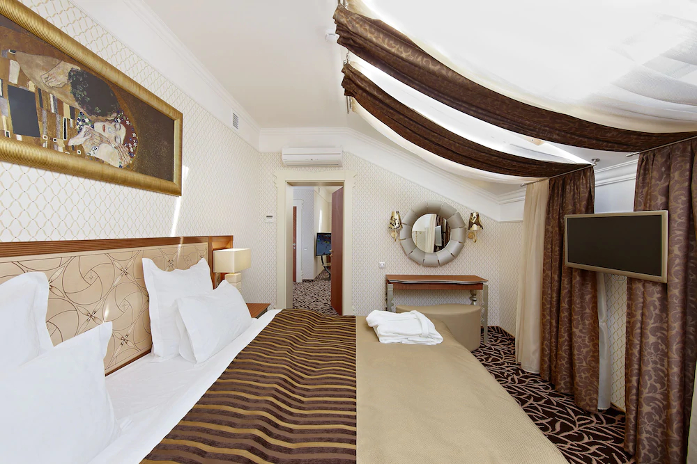 Hotel and Restaurant Dvor Podznoeva