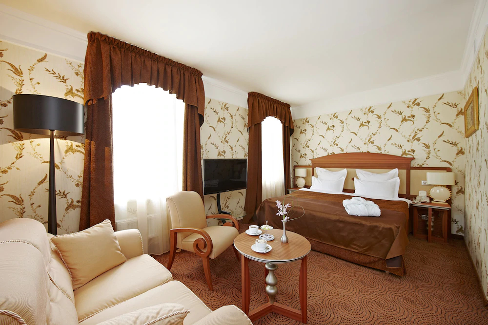 Hotel and Restaurant Dvor Podznoeva