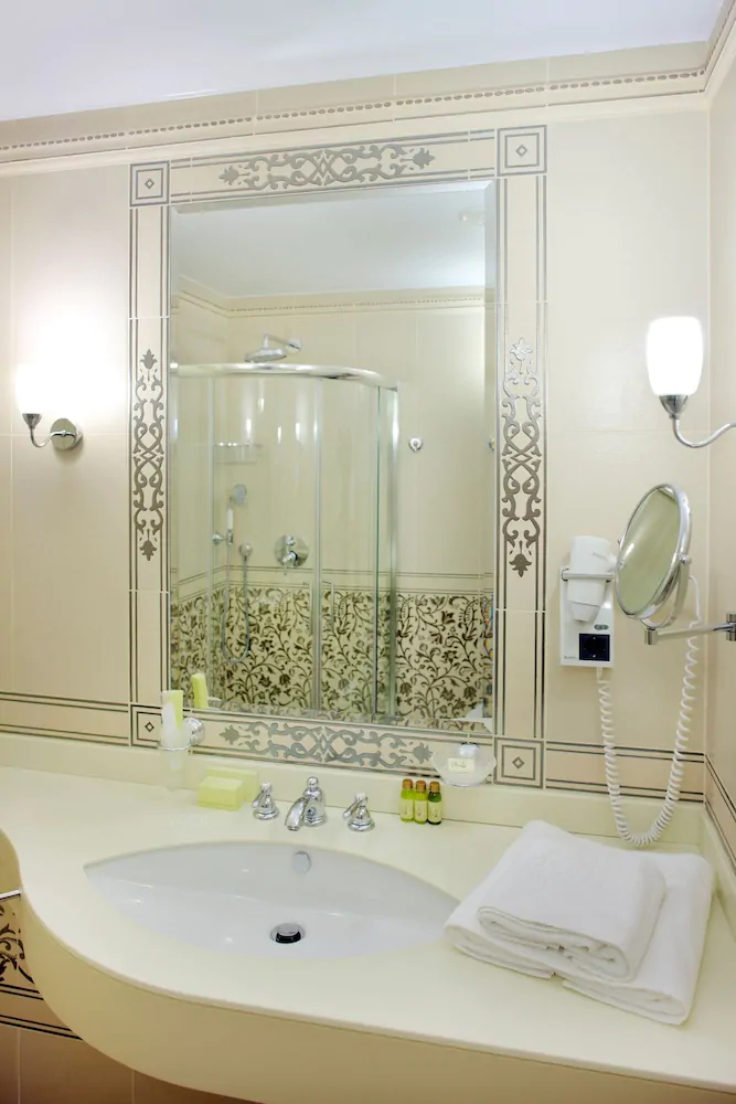 Hotel and Restaurant Dvor Podznoeva