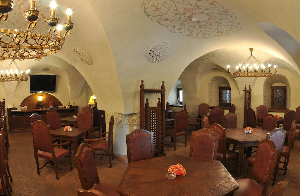 Hotel and Restaurant Dvor Podznoeva