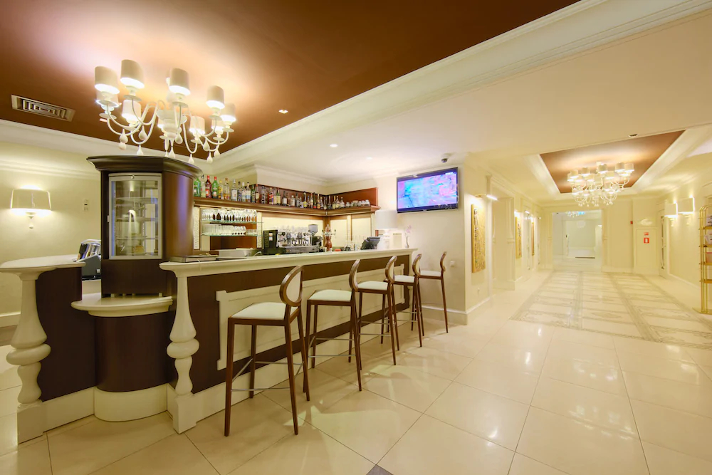 Hotel and Restaurant Dvor Podznoeva