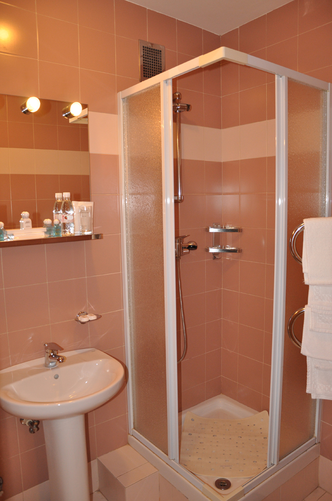Aliot Hotel