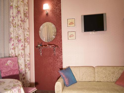 33 Amenities