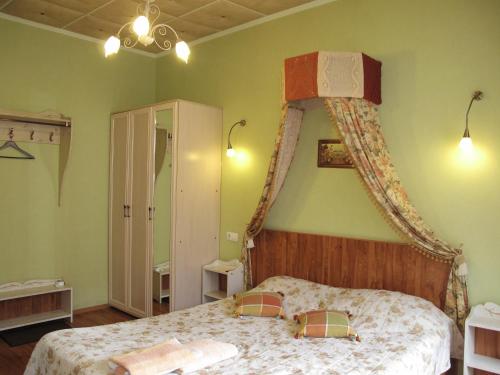 33 Amenities