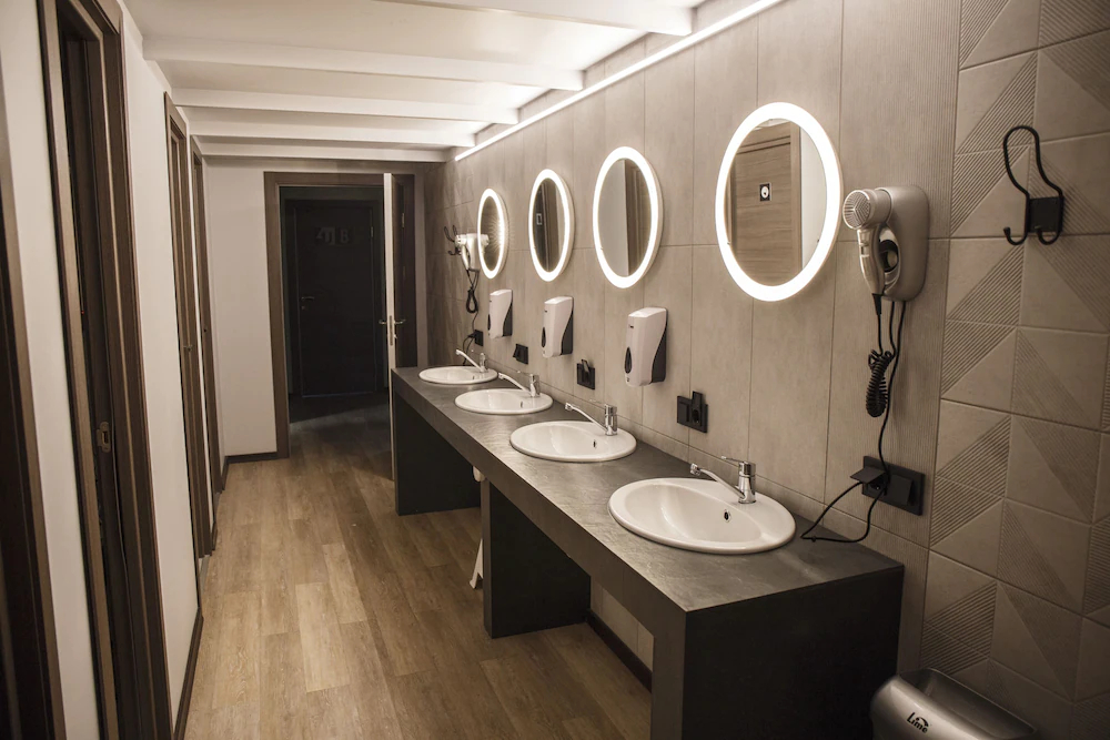 4U Capsule Hotel
