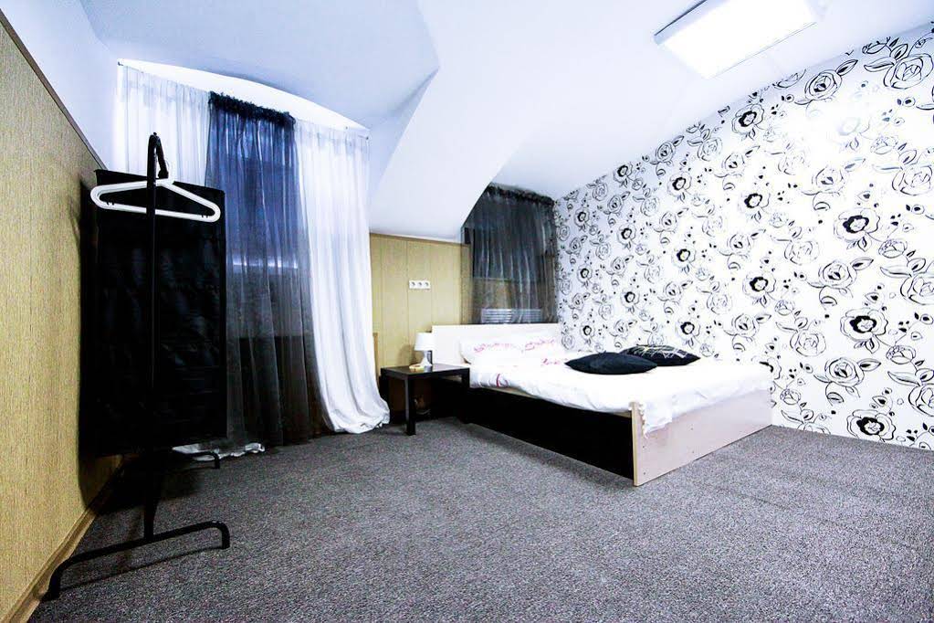 Abazhur Hostel