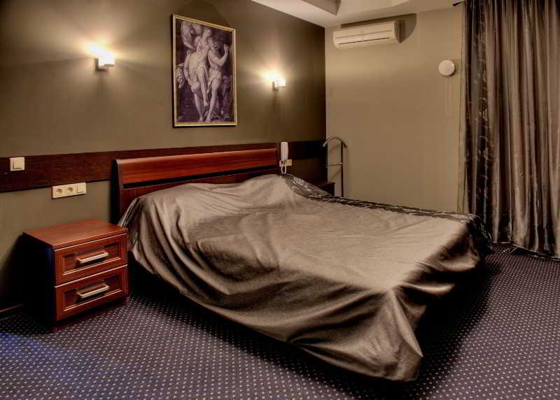 Aleks Otel na Dybenko