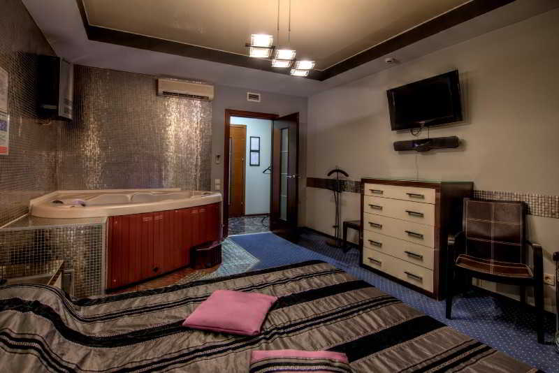 Aleks Otel na Dybenko