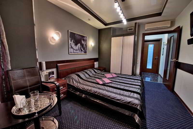 Aleks Otel na Dybenko