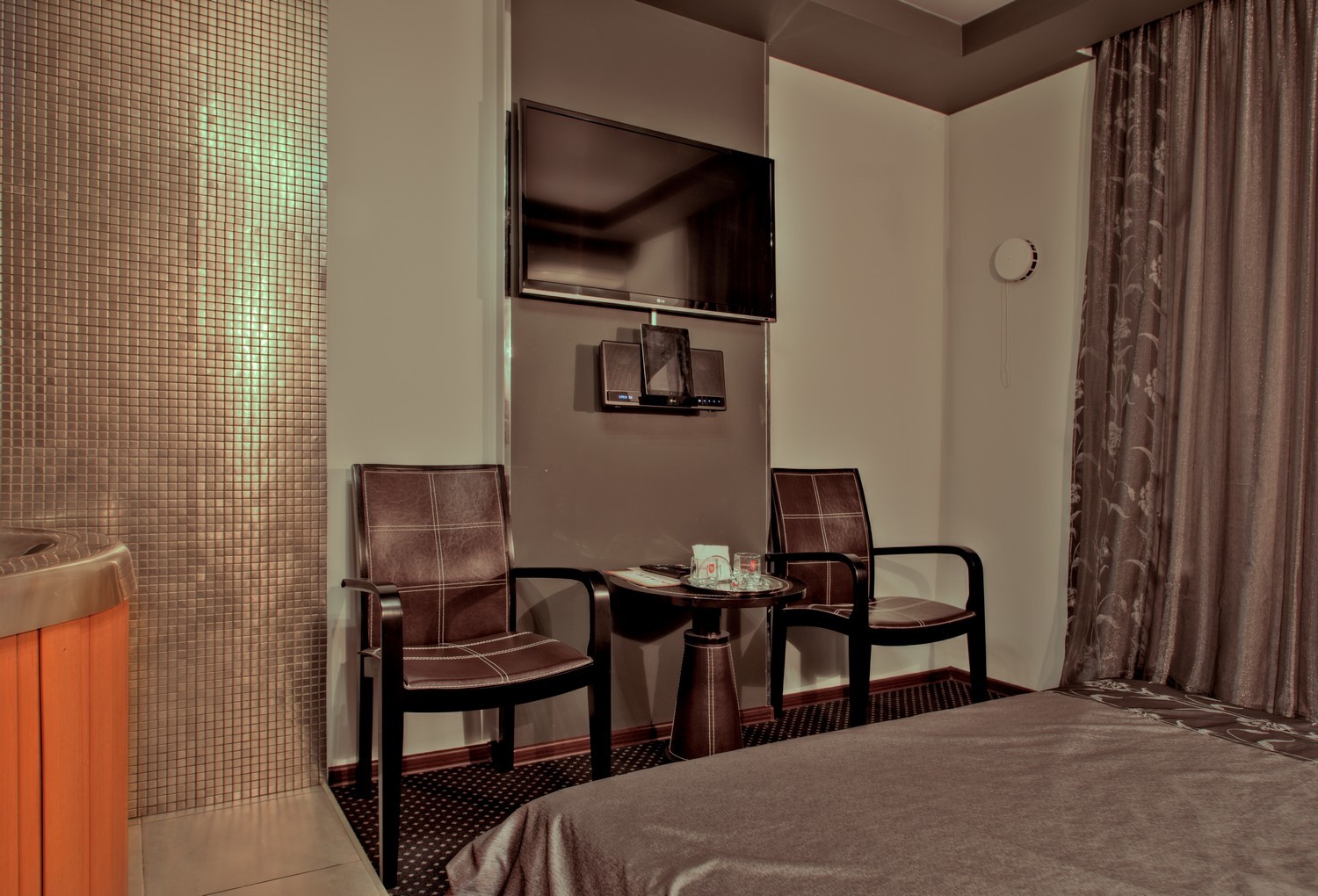 Aleks Otel na Dybenko
