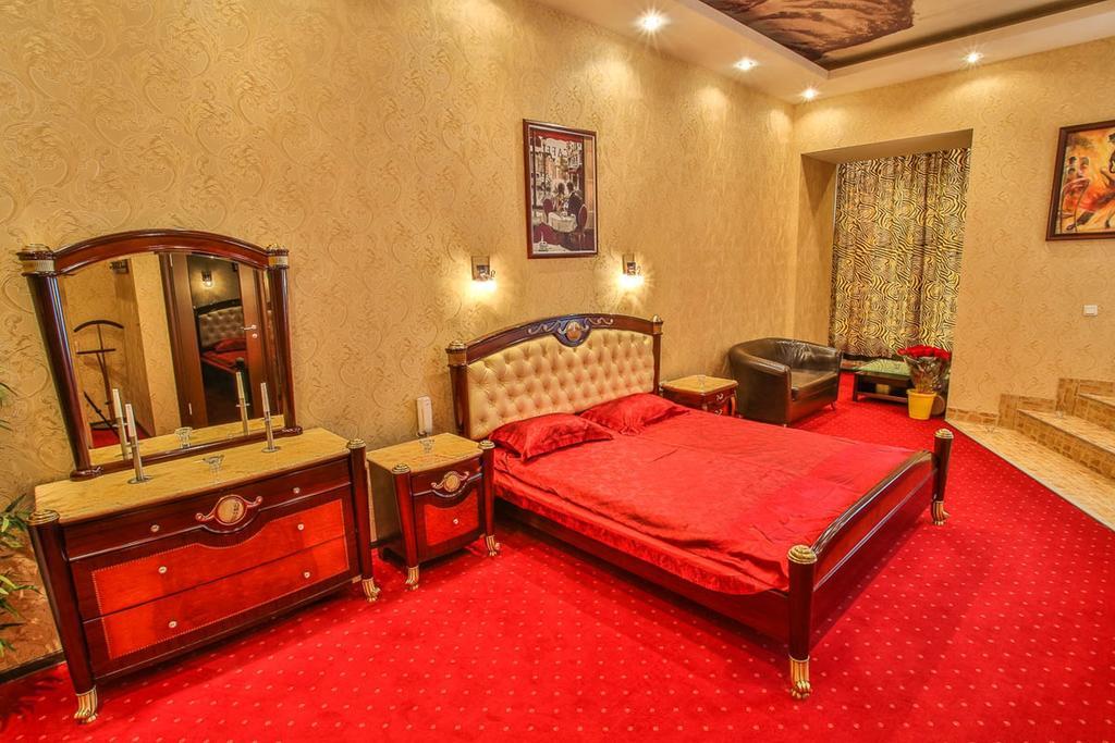 Alex Hotel on Marata 3