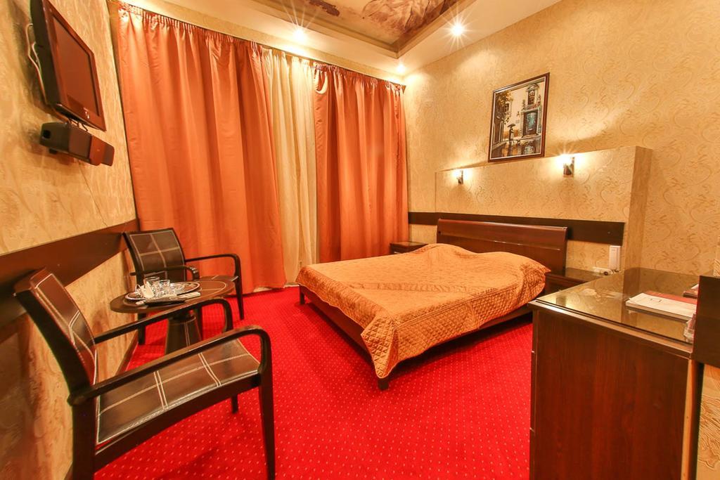 Alex Hotel on Marata 3