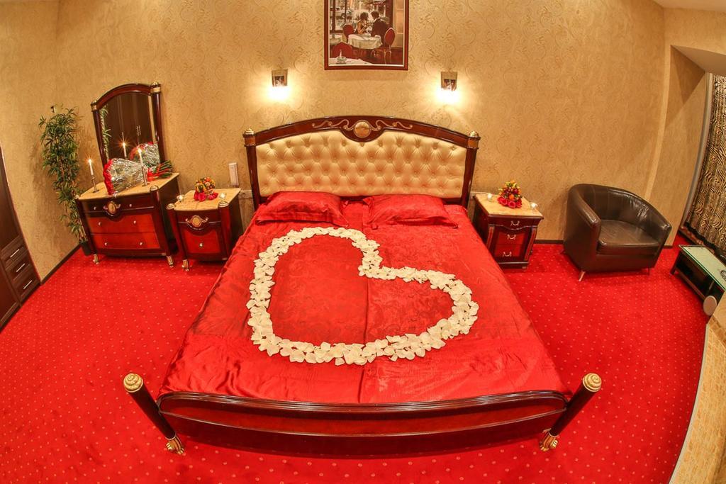 Alex Hotel on Marata 3